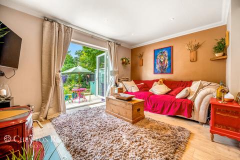 Flat 3, Archer Court, 75 Kennel Ride, Ascot, SL5 7NU