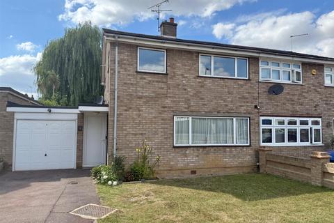 3 Tomlyns Close, Hutton, Brentwood, CM13 1PU