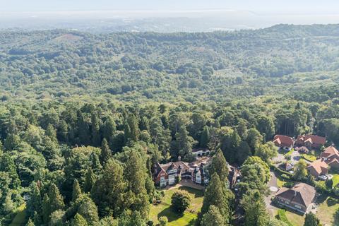2 bedroom flat for sale, Tilford Road, Surrey GU26