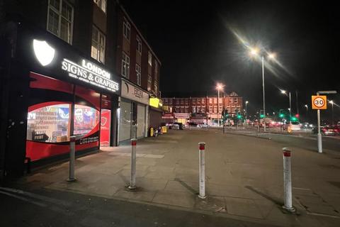 Property for sale, North Circular Road, London, N13