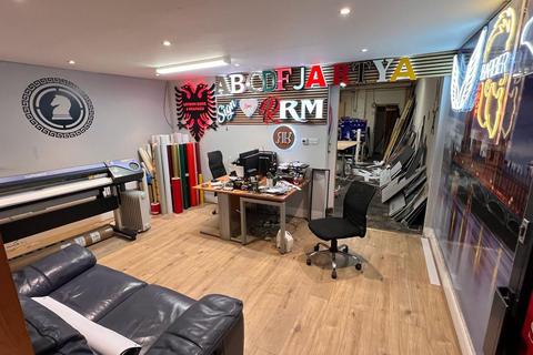 Property for sale, North Circular Road, London, N13