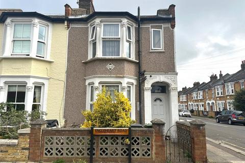3 bedroom end of terrace house for sale, Engleheart Road, London, SE6