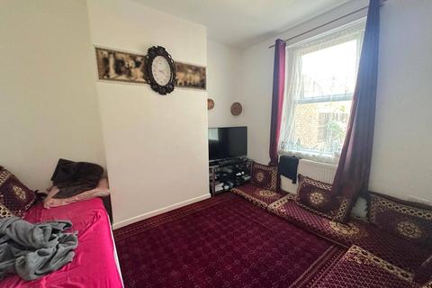 3 bedroom end of terrace house for sale, Engleheart Road, London, SE6