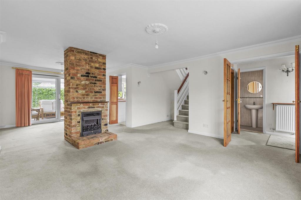 4 Grange Road, HP15 7 QZ-7.jpg