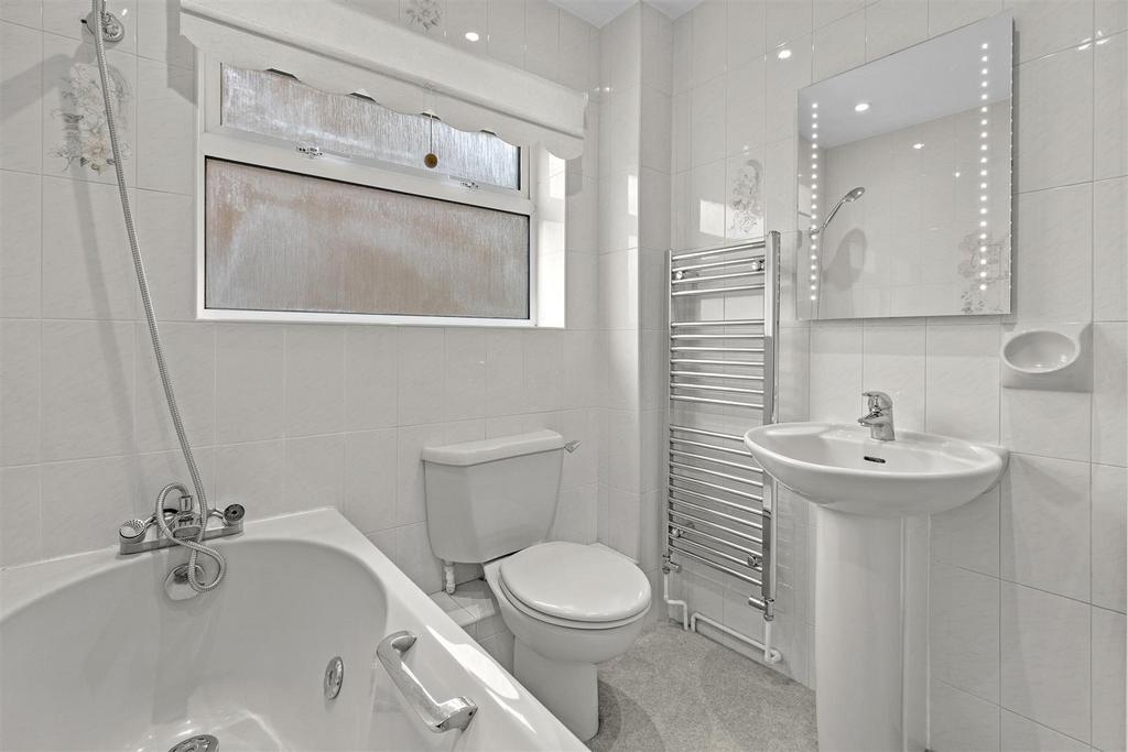 4 Grange Road, HP15 7 QZ NEW-17.jpg