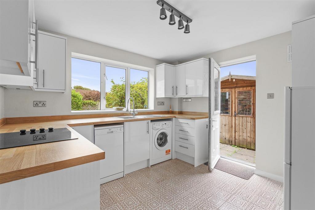 4 Grange Road, HP15 7 QZ-11.jpg