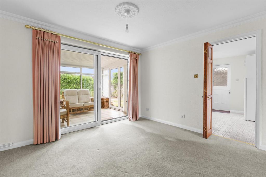 4 Grange Road, HP15 7 QZ-8.jpg