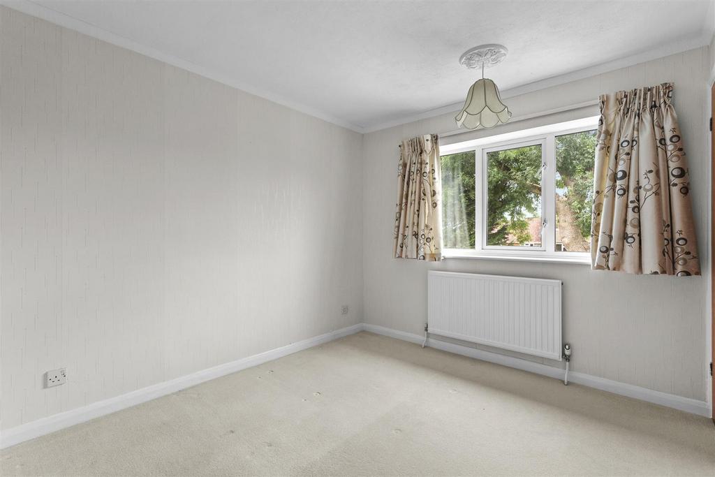 4 Grange Road, HP15 7 QZ-4.jpg