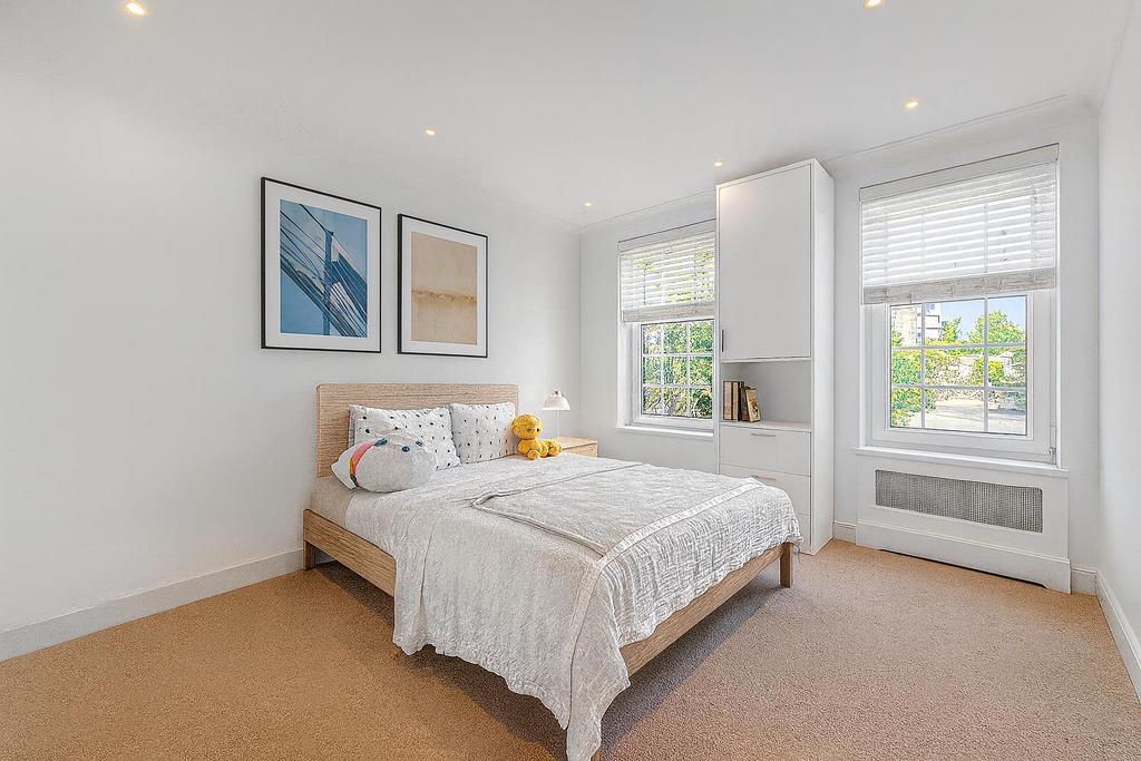 38 The Marlowes, St. Johns Wood, London, NW8 6 NA (