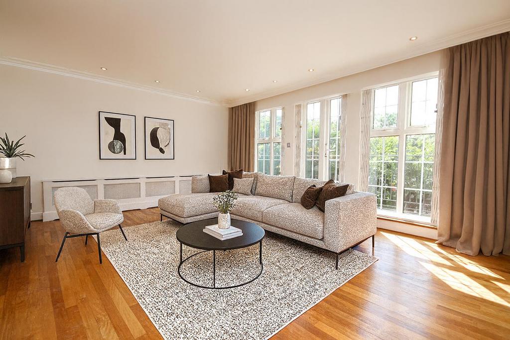 38 The Marlowes, St. Johns Wood, London, NW8 6 NA (