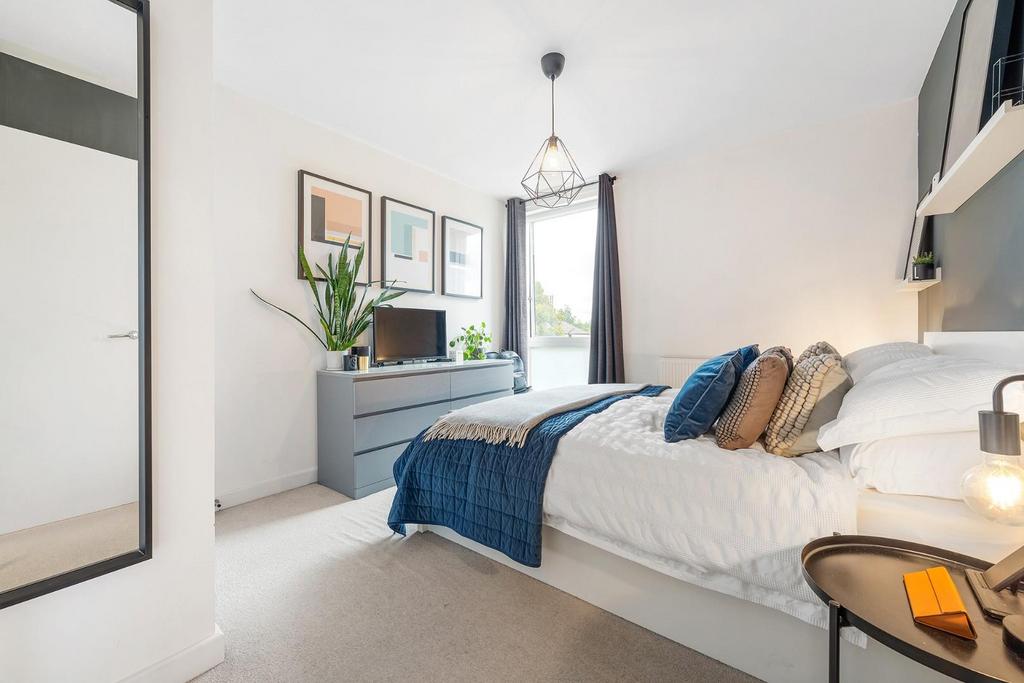 Bedroom 1.JPG