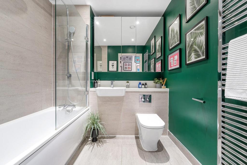 Bathroom.JPG