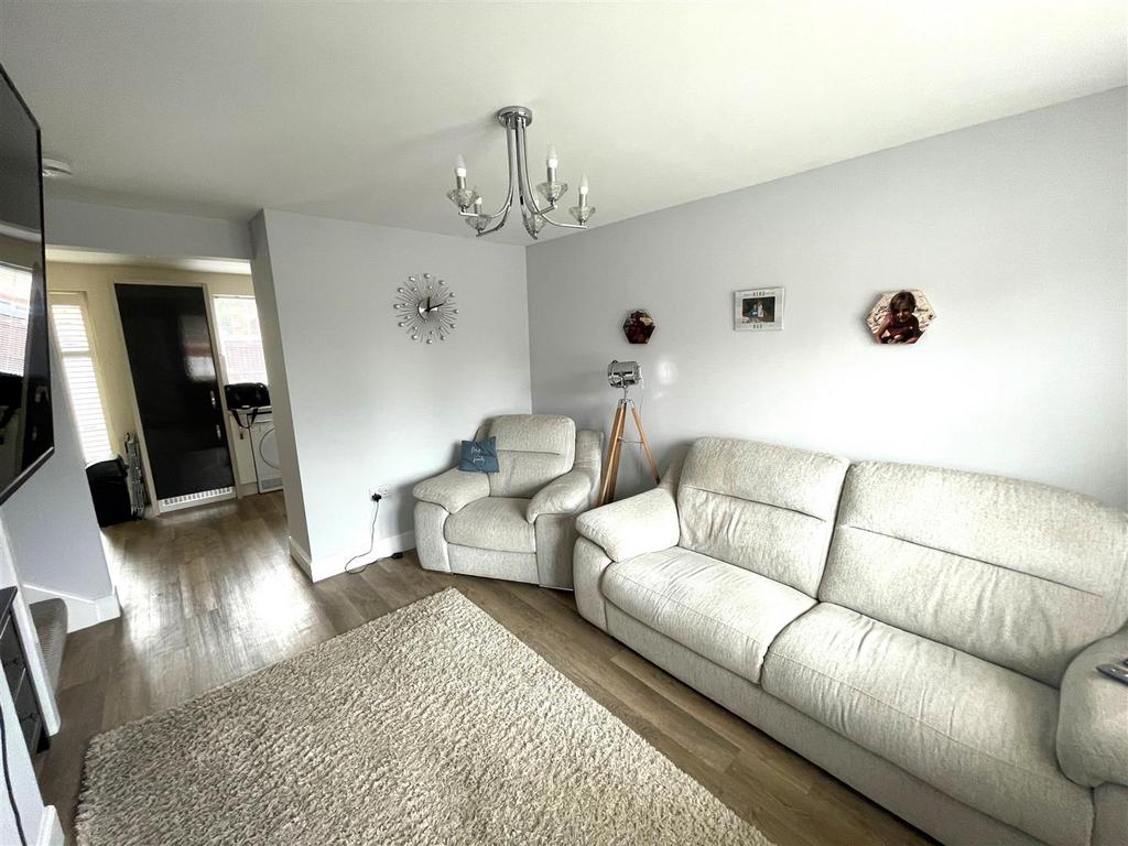Lounge 2.jpg
