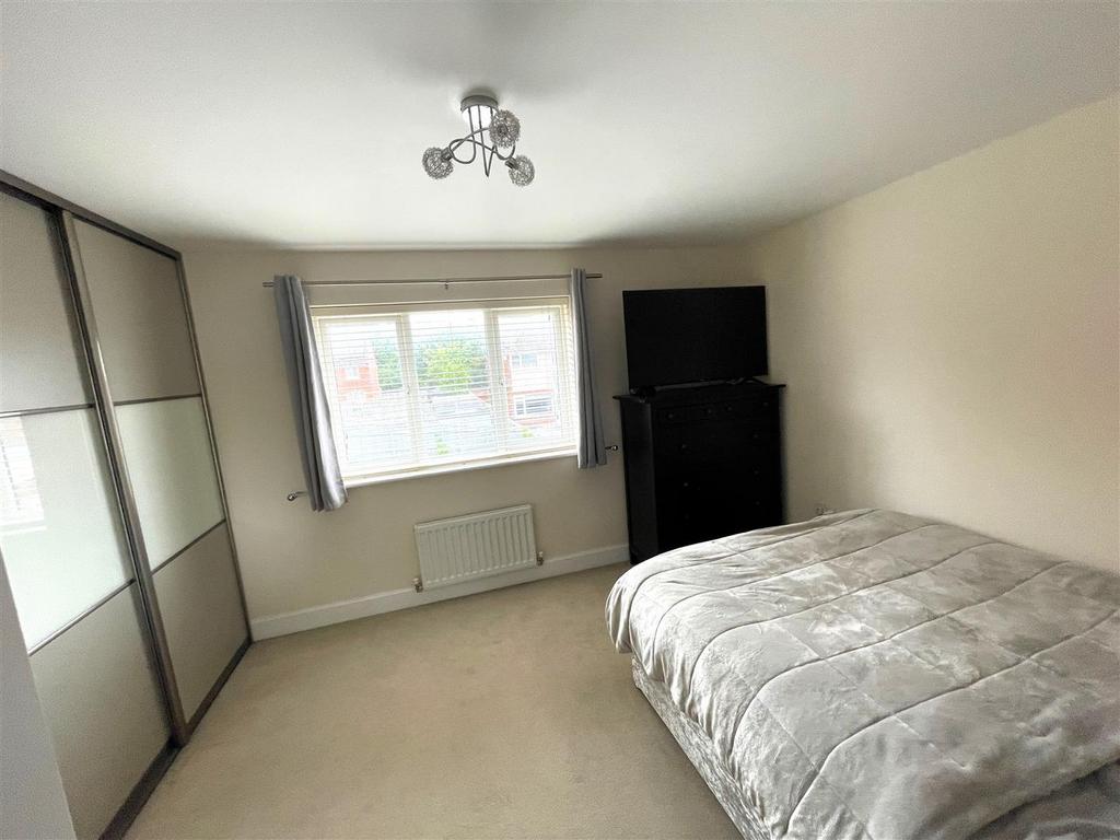 Bed 1.jpg