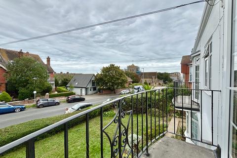 2 bedroom flat for sale, Garden Close, Bexhill-on-Sea, TN40