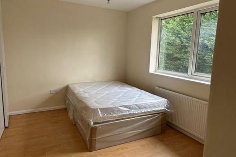 undefined, Beechtree Avenue, Englefield Green TW20