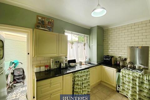 2 bedroom terraced house for sale, Oldham Road, Ashton-Under-Lyne