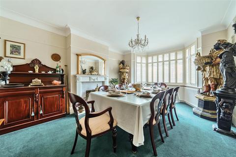 4 bedroom semi-detached house for sale, Carmarthen Avenue, Drayton