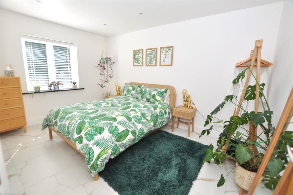 Bedroom 1 (Ground floor)