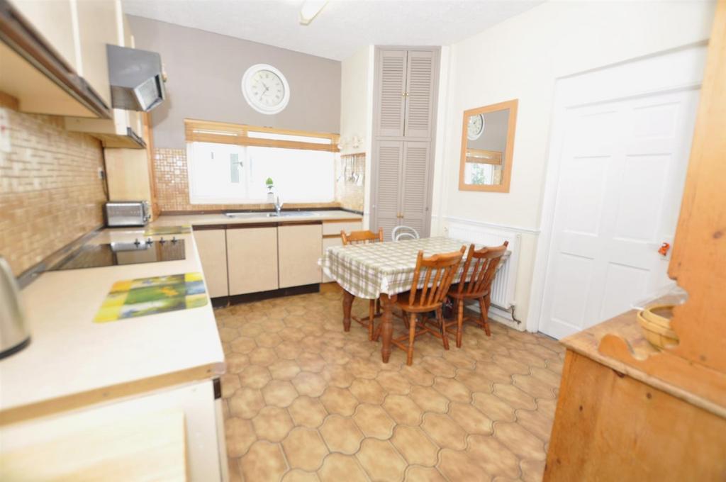 Kitchen/Breakfast Room