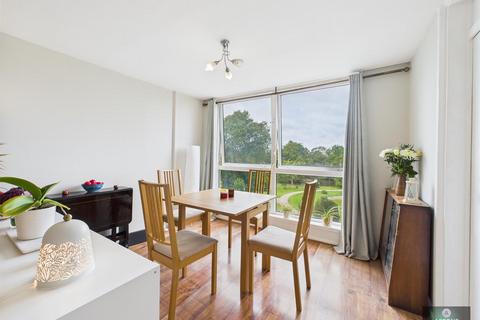 2 bedroom flat for sale, Milton Mount, Crawley RH10