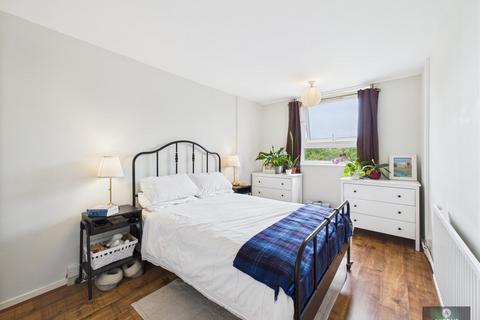 2 bedroom flat for sale, Milton Mount, Crawley RH10