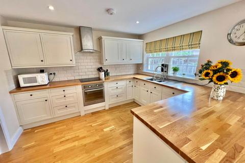 5 bedroom detached house for sale, Kensington Road, Brentwood CM15