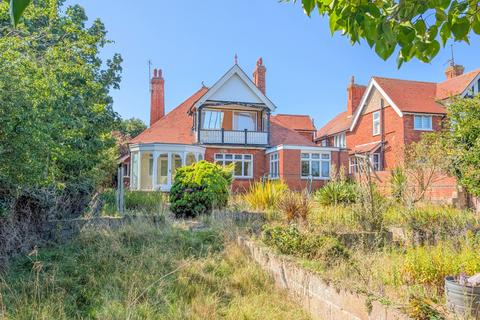4 bedroom house for sale, Ocean Avenue, Skegness, PE25