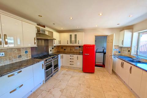 4 bedroom house for sale, Ocean Avenue, Skegness, PE25