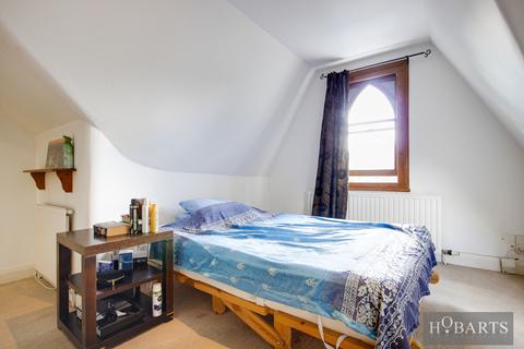 2 bedroom flat for sale, Stroud Green, London N4