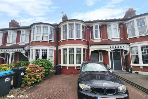 Riverway, Palmers Green, N13