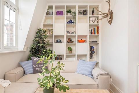 1 bedroom flat for sale, Upper Richmond Road West, London SW14