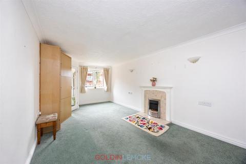 2 bedroom retirement property for sale, Amber Court, Holland Road, Hove