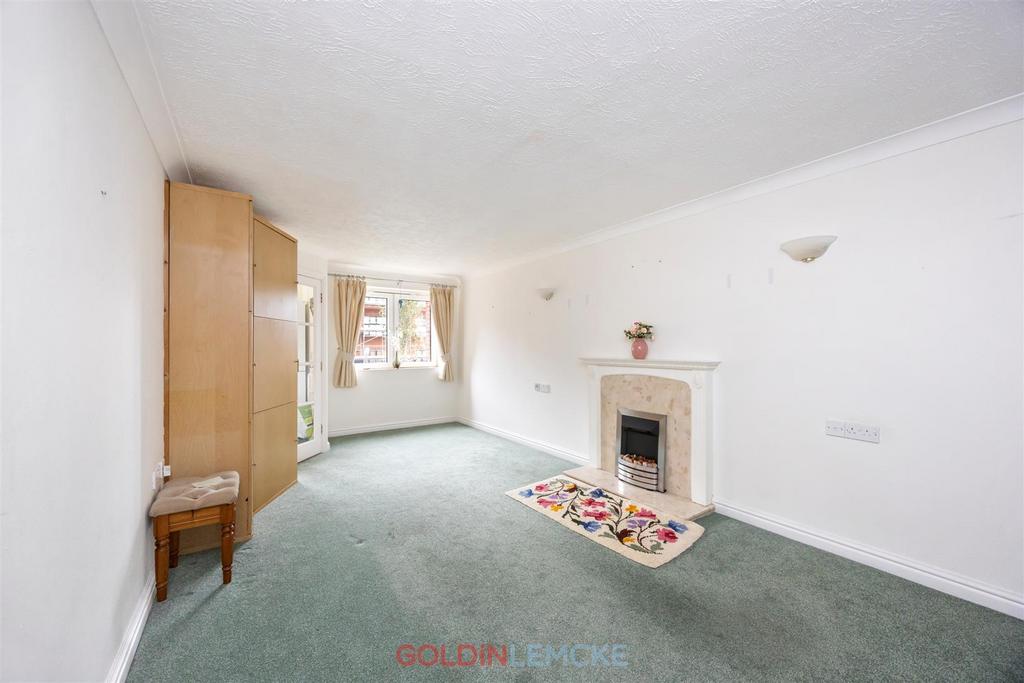 Sitting/Dining Room