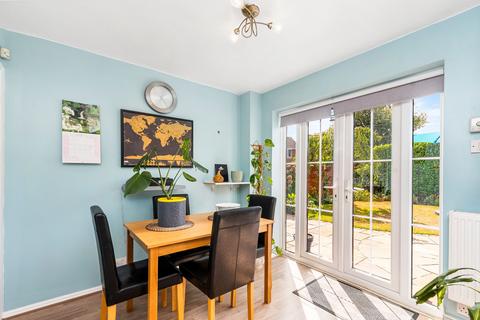 33 Cleeves Close, Warrington, WA1 2JH