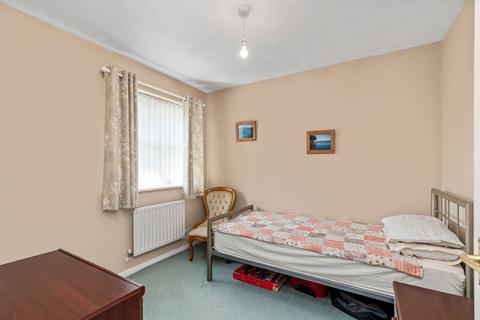 33 Cleeves Close, Warrington, WA1 2JH