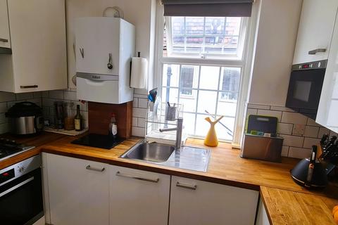 2 bedroom flat for sale, Chatsworth Road, London NW2