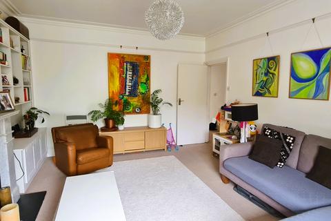 2 bedroom flat for sale, Chatsworth Road, London NW2