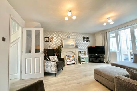 16 Arundel Drive, Cheadle, Stoke-on-trent, ST10 1YX