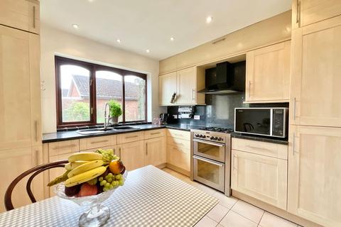 4 bedroom detached house for sale, Common Lane, Stone, ST15