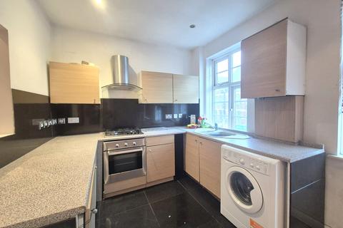 1 bedroom apartment to rent, Streatham High Road, London