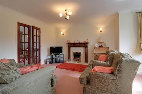 14 Edwards Way, Alsager, Stoke-on-trent, ST7 2YB