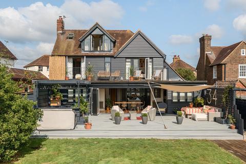 4 bedroom detached house for sale, Cadborough Cliff, Rye TN31