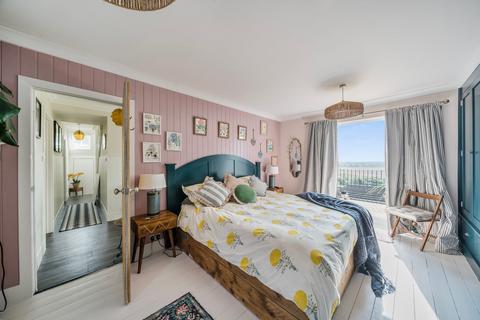 4 bedroom detached house for sale, Cadborough Cliff, Rye TN31