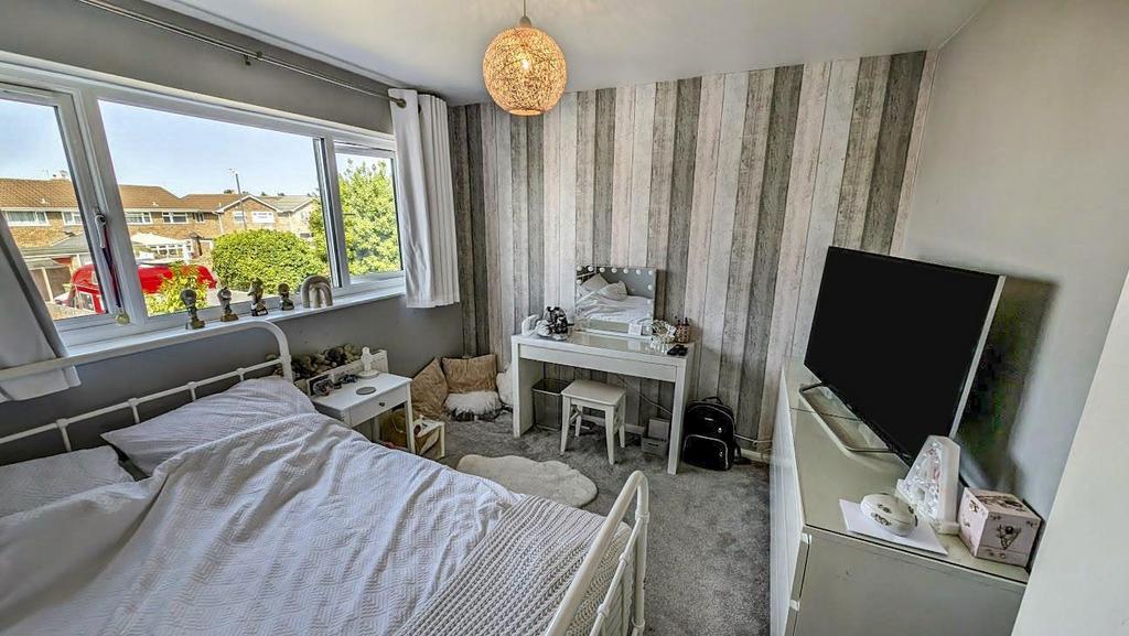 145 Finch bed 2.jpg