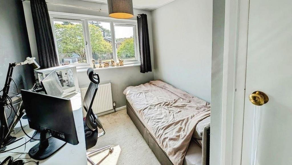 145 Finch bed 3 a.jpg