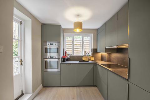 17a Prideaux Road, London, SW9 9LQ