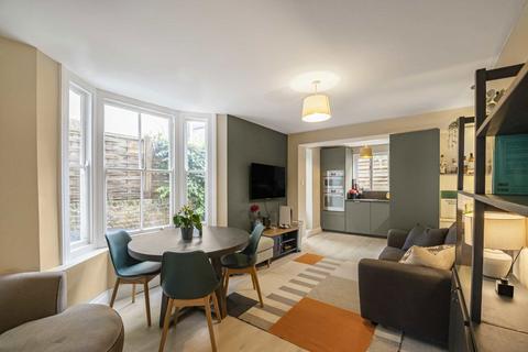 17a Prideaux Road, London, SW9 9LQ