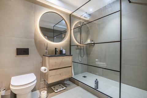 17a Prideaux Road, London, SW9 9LQ
