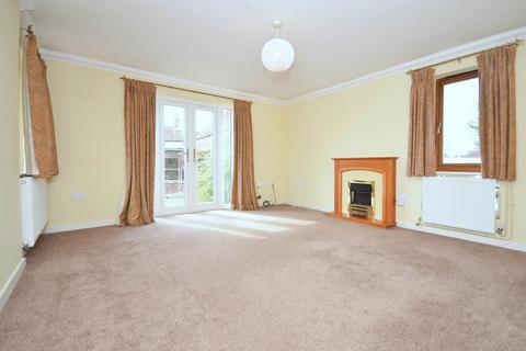 2 bedroom detached bungalow for sale, High Street, Earls Barton